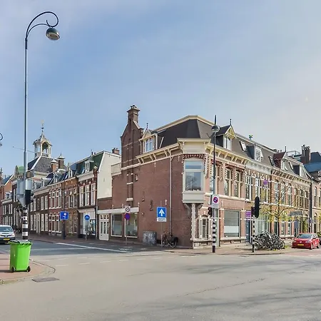 Modern Station 2p